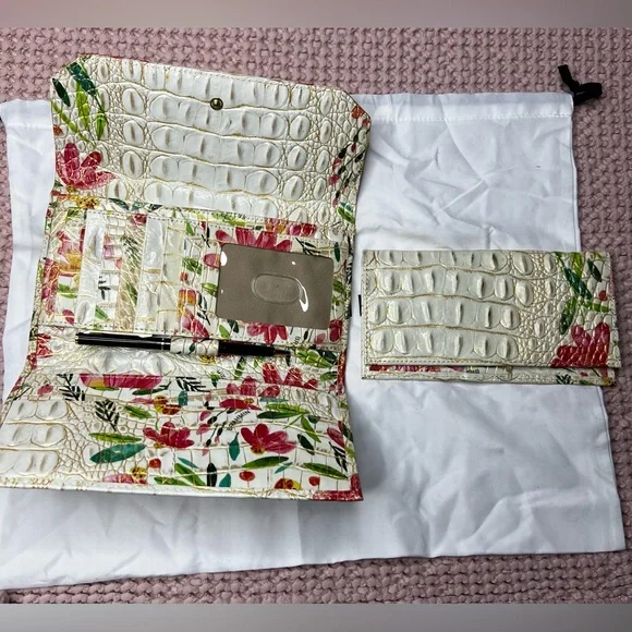 Brahmin soft Checkbook Wallet with Dustbag - Picture 3 of 13